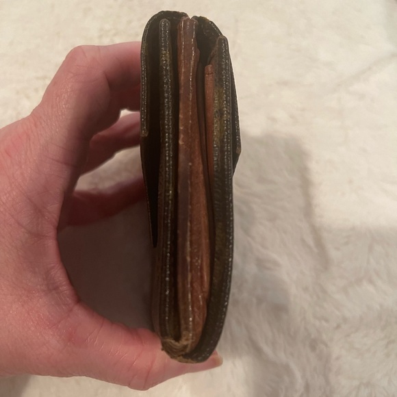 Authentic Vintage Louis Vuitton Elise Wallet - Picture 5 of 8